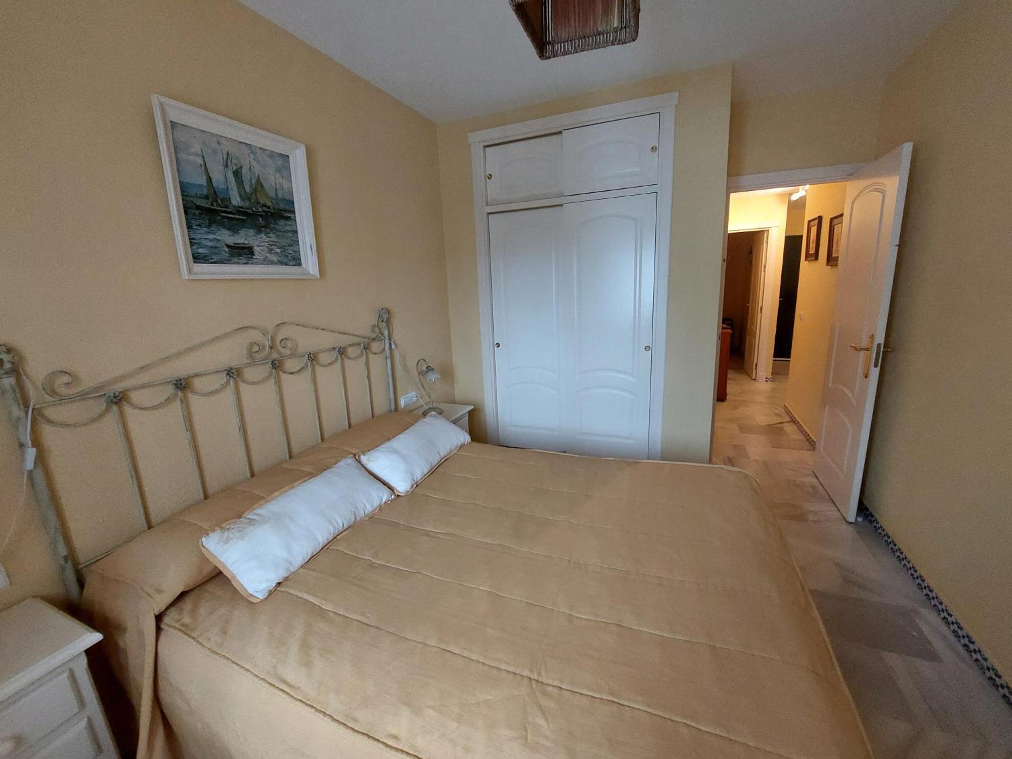 Apartment En Primera Linea De Playa En Chiclana *