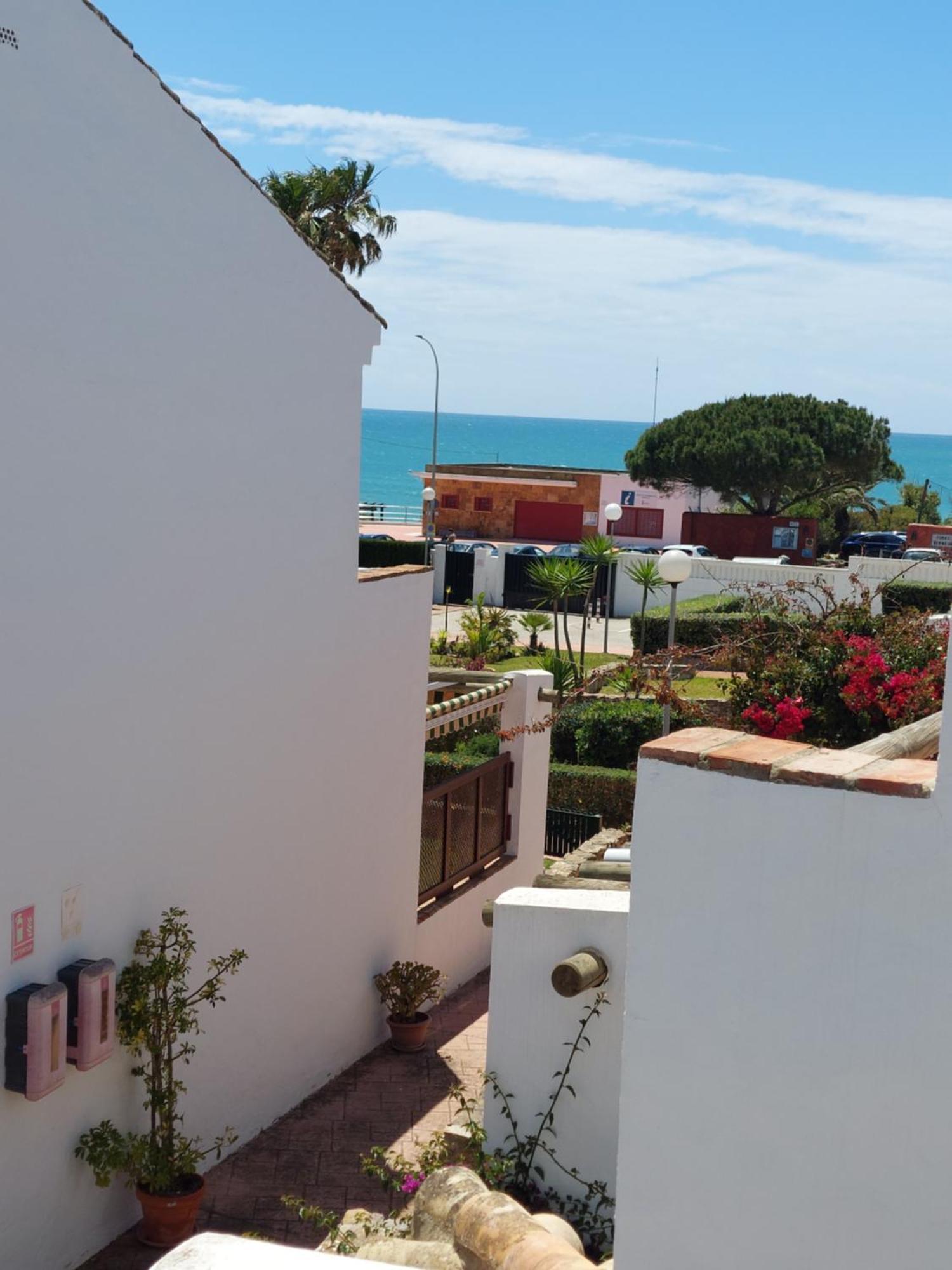Apartment En Primera Linea De Playa En Chiclana